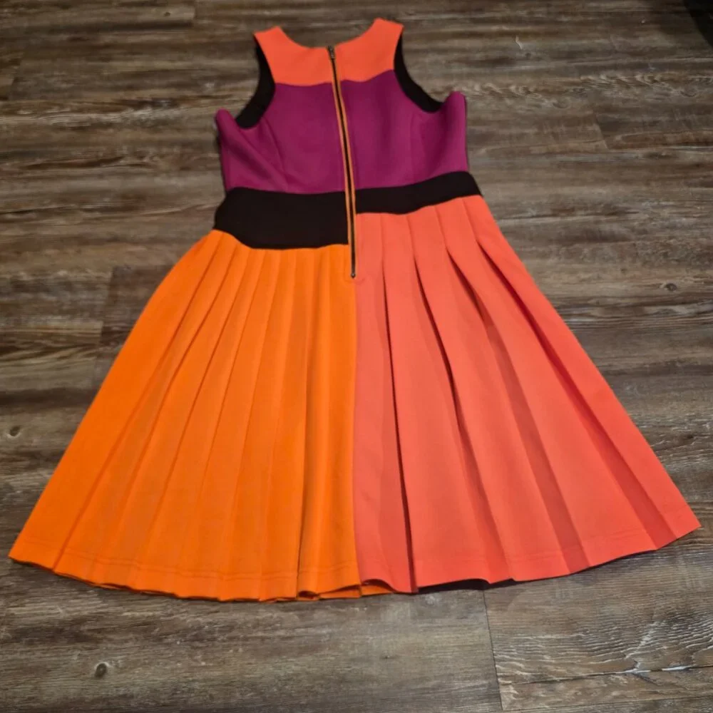 LDT Sleeveless Dress - Picture 2 of 3